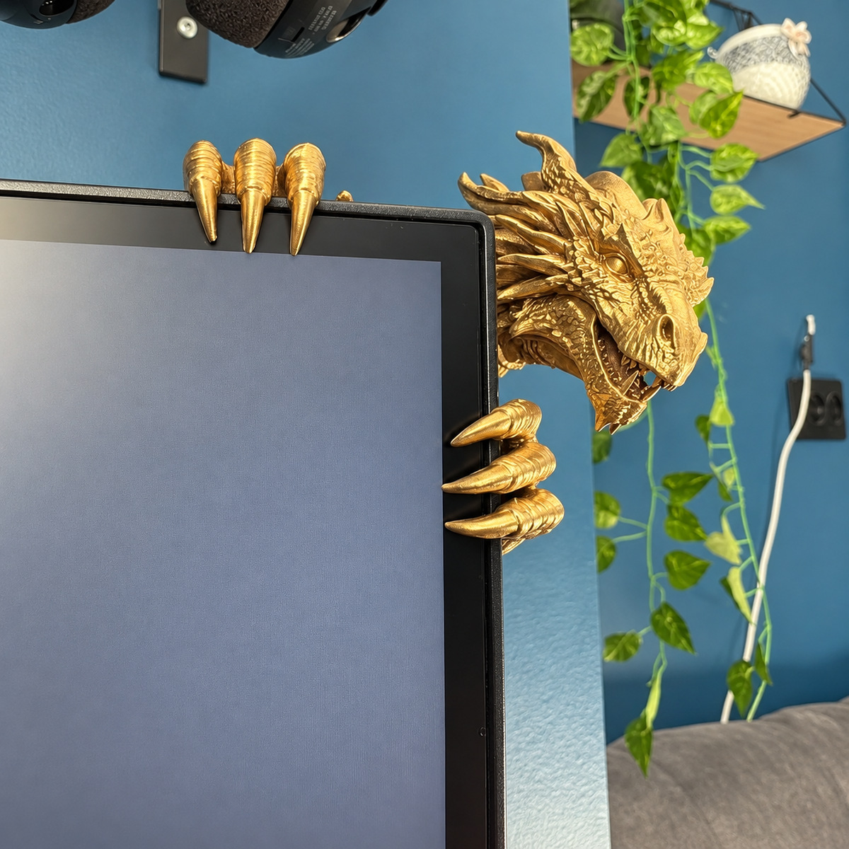 🐉 Legendary Dragon Screen Guardian – Fantasy Monitor Decor