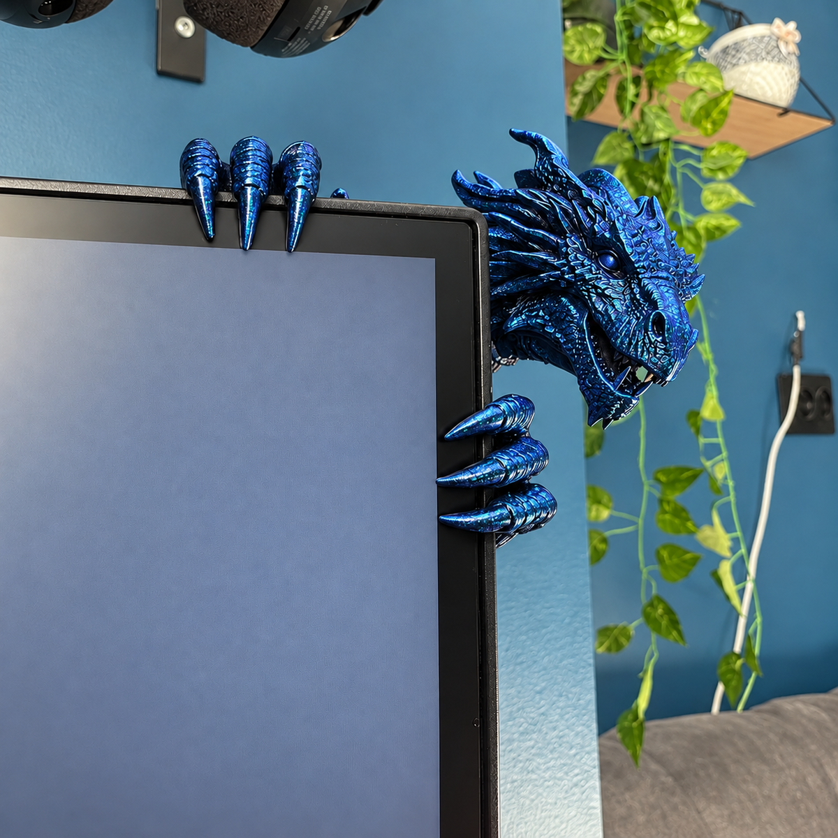 🐉 Legendary Dragon Screen Guardian – Fantasy Monitor Decor